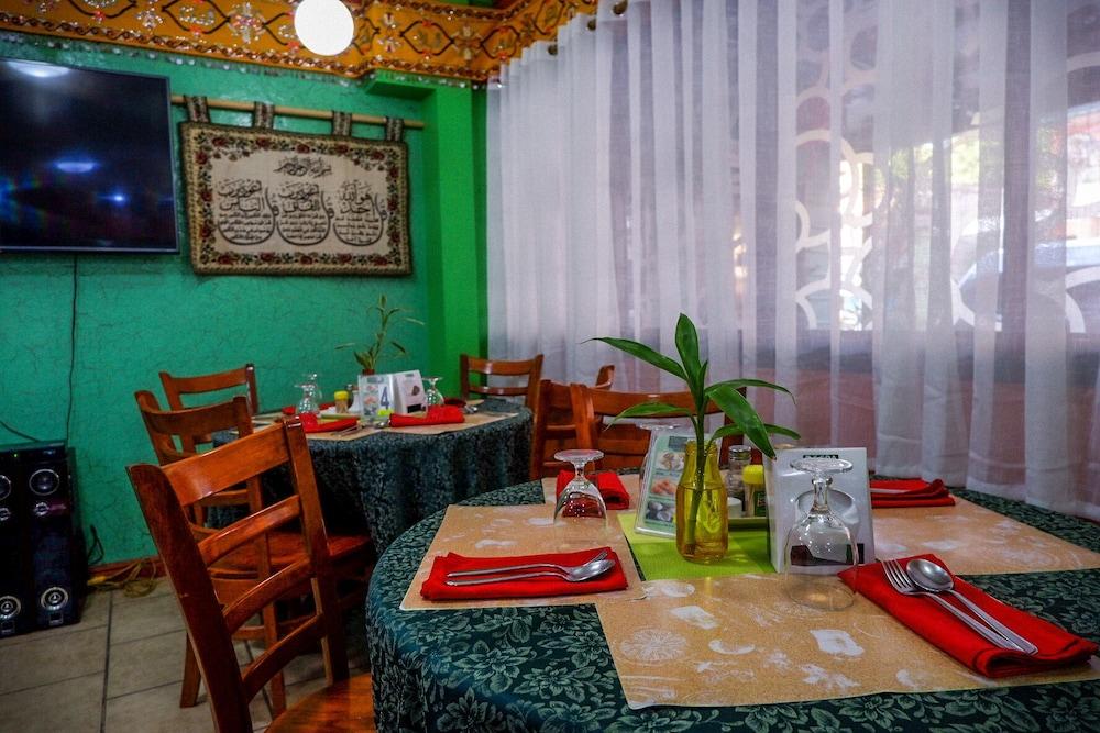 Tinhat Halal حلال Certified Boutique Hotel And Restaurant Davao City Exterior foto
