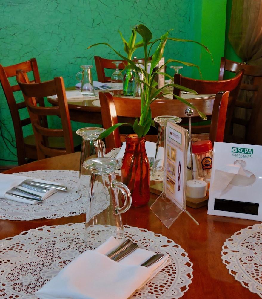 Tinhat Halal حلال Certified Boutique Hotel And Restaurant Davao City Exterior foto