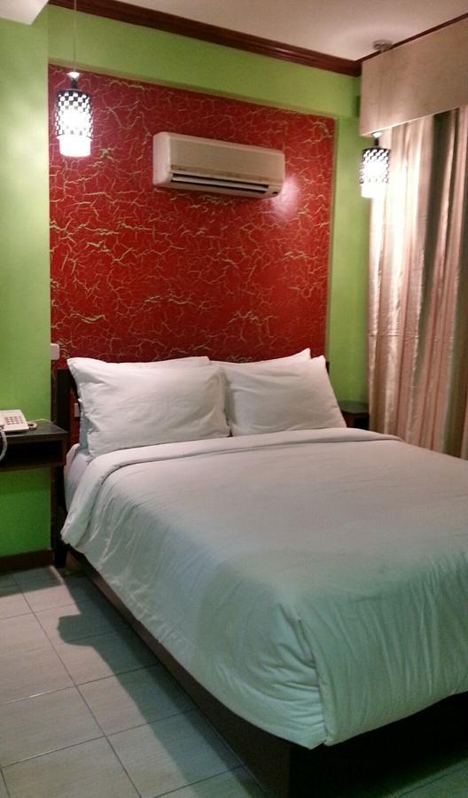 Tinhat Halal حلال Certified Boutique Hotel And Restaurant Davao City Exterior foto