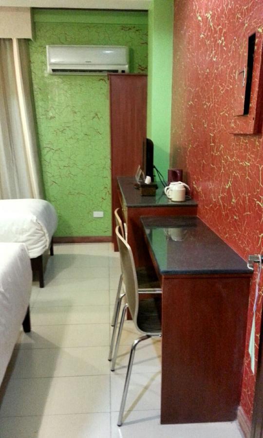 Tinhat Halal حلال Certified Boutique Hotel And Restaurant Davao City Exterior foto