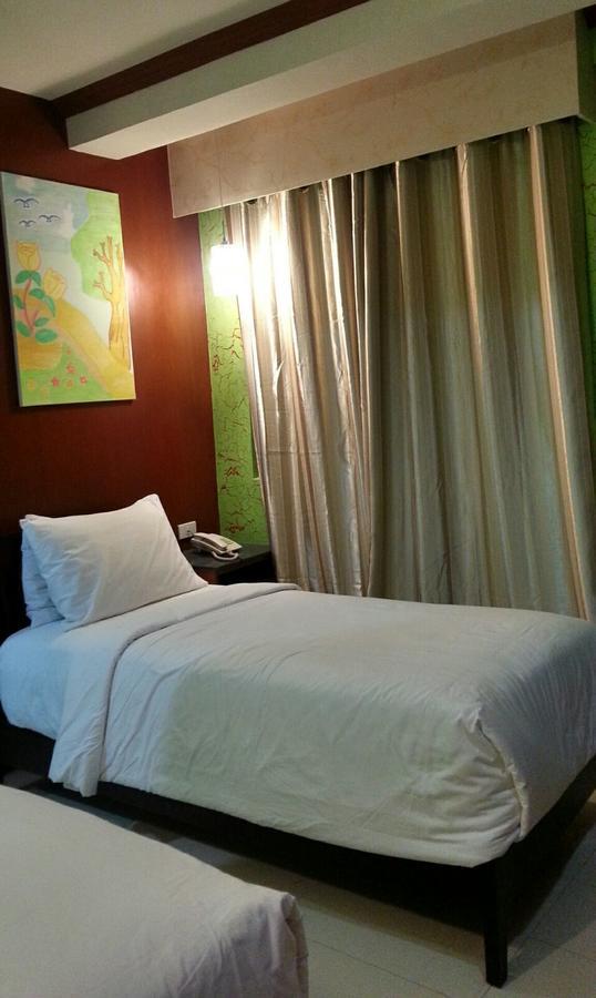 Tinhat Halal حلال Certified Boutique Hotel And Restaurant Davao City Exterior foto